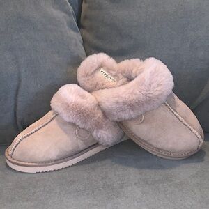 Women's Fireside by Dearfoams Sydney Genuine Shearling Scuff Slipper